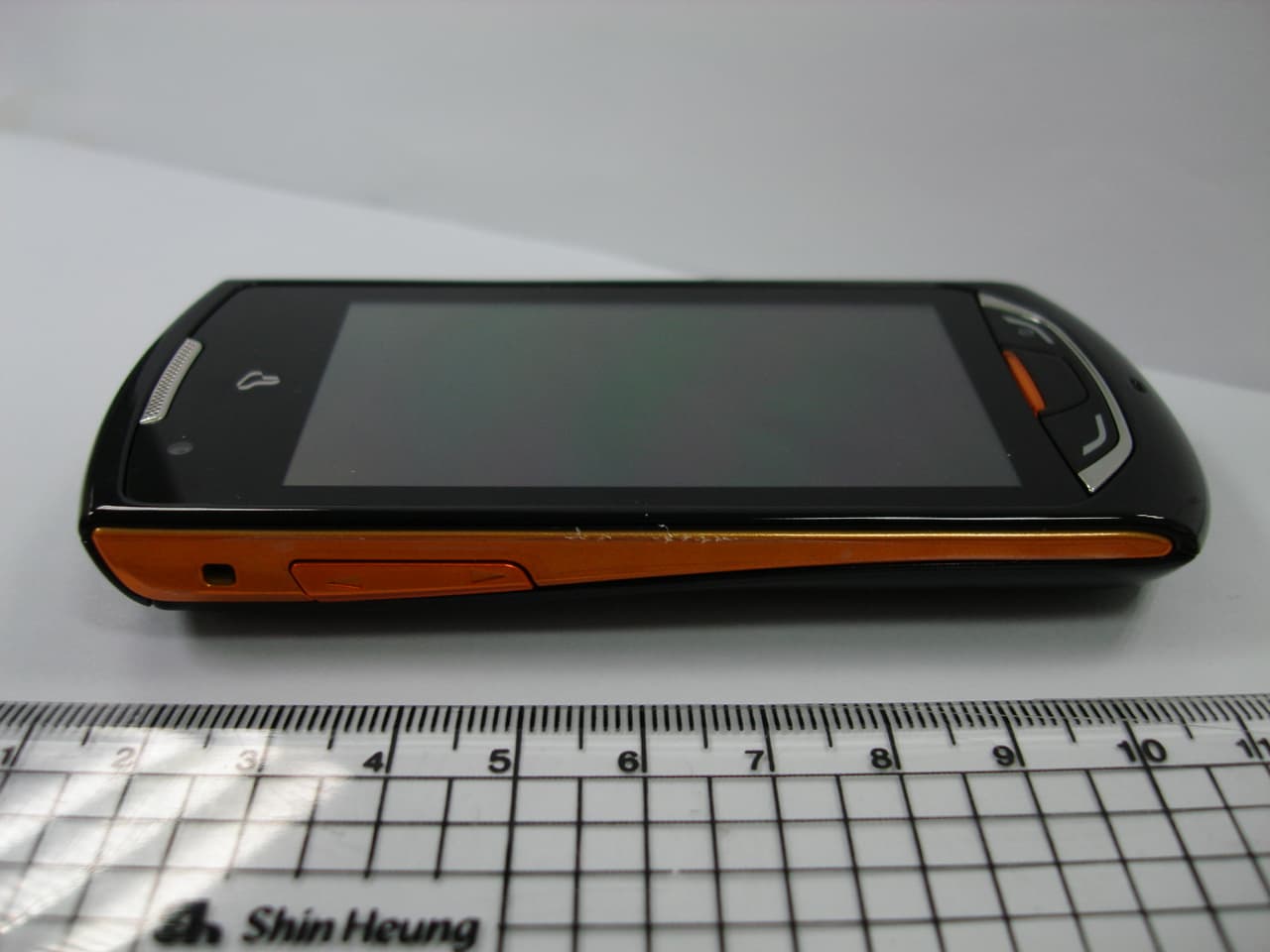 PCS GSM Phone with WLAN and Bluetooth - FCC ID A3LSHWA210S - Samsung Electronics Co Ltd (5)