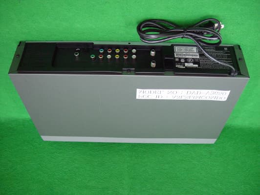 Video Cassette Recorder/ DVD Player - FCC ID A3LSLIMCOMBO - Samsung Electronics Co Ltd (1)