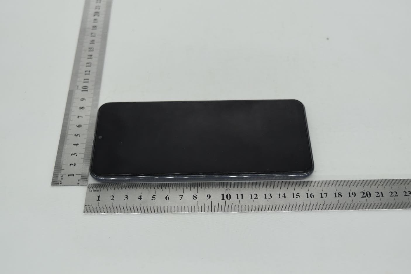 GSM/WCDMA/LTE Phone + BT/BLE and DTS/UNII a/b/g/n/ac - FCC ID A3LSMA135M - Samsung Electronics Co Ltd (3)