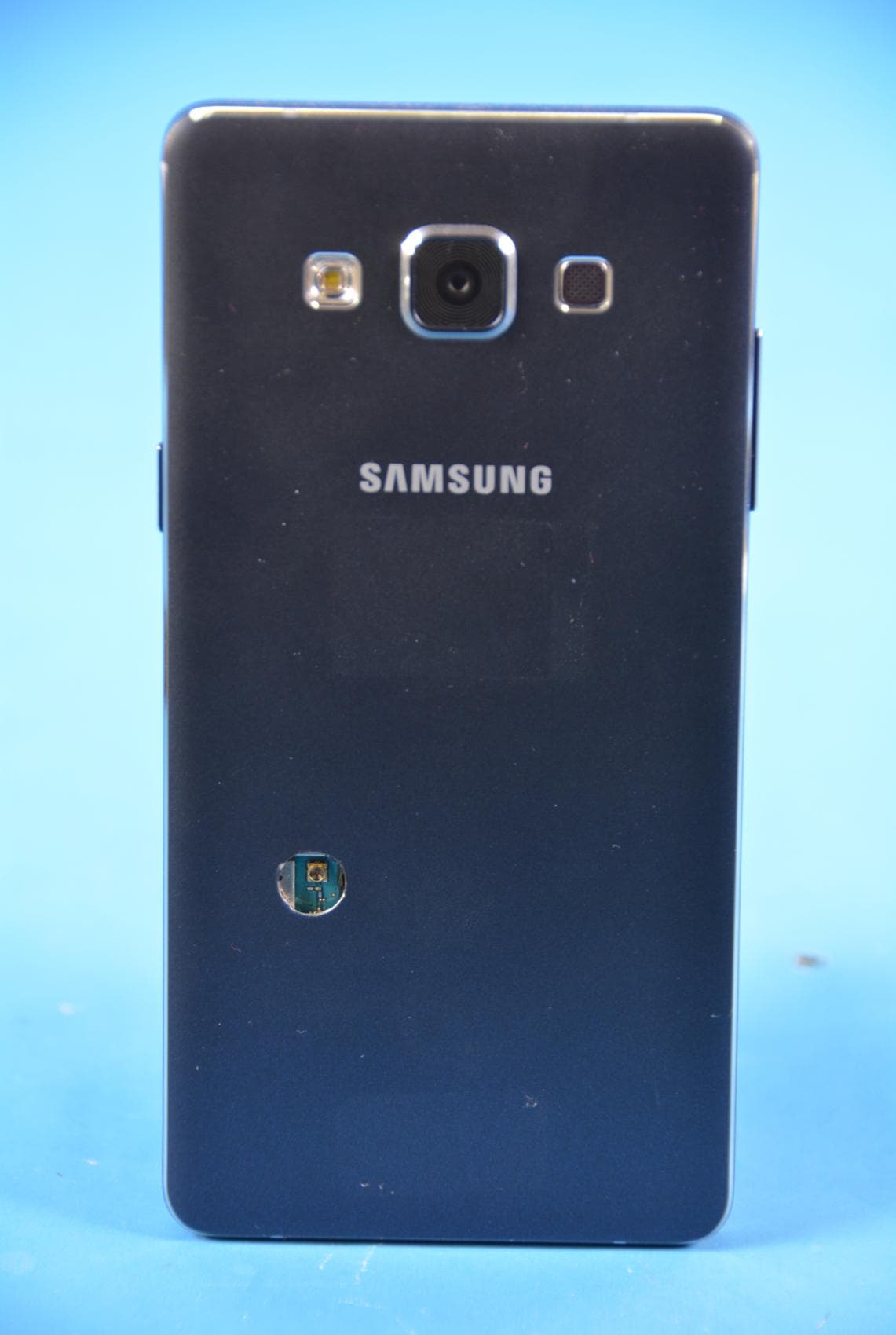 Multi-band GSM/EDGE/UMTS/LTE Phone with  Bluetooth, WLAN, ANT+ and RFID - FCC ID A3LSMA500W - Samsung Electronics Co Ltd (1)