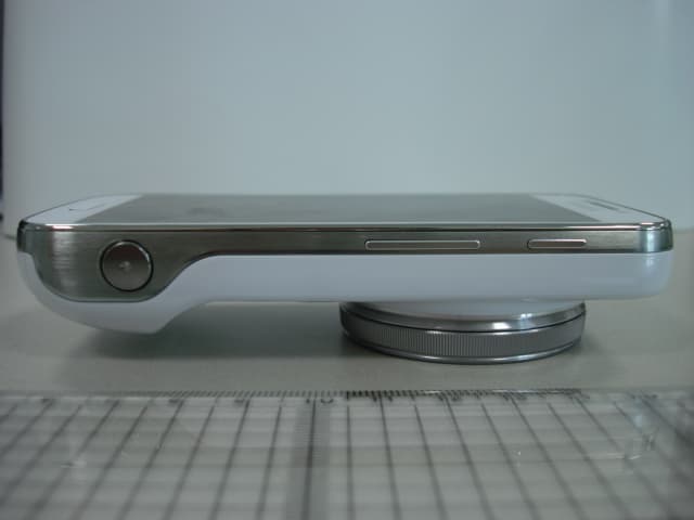 Portable Handset with Multi-band GSM/EDGE/UMTS/LTE, WLAN, Blutooth and RFID - FCC ID A3LSMC105 - Samsung Electronics Co Ltd (1)