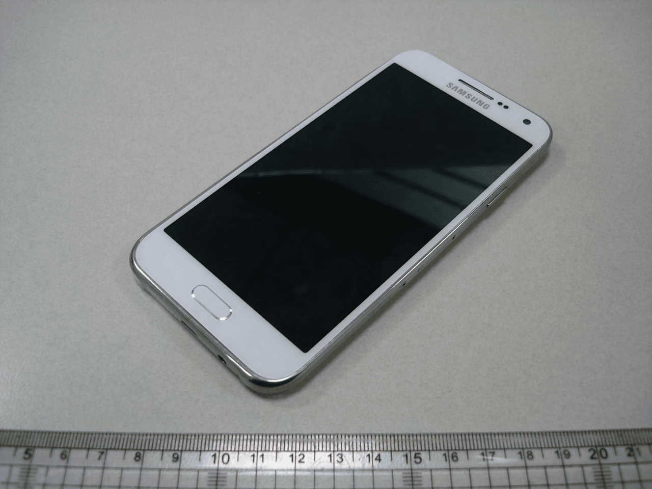 Mobile Phone - FCC ID A3LSME500F - Samsung Electronics Co Ltd (2)