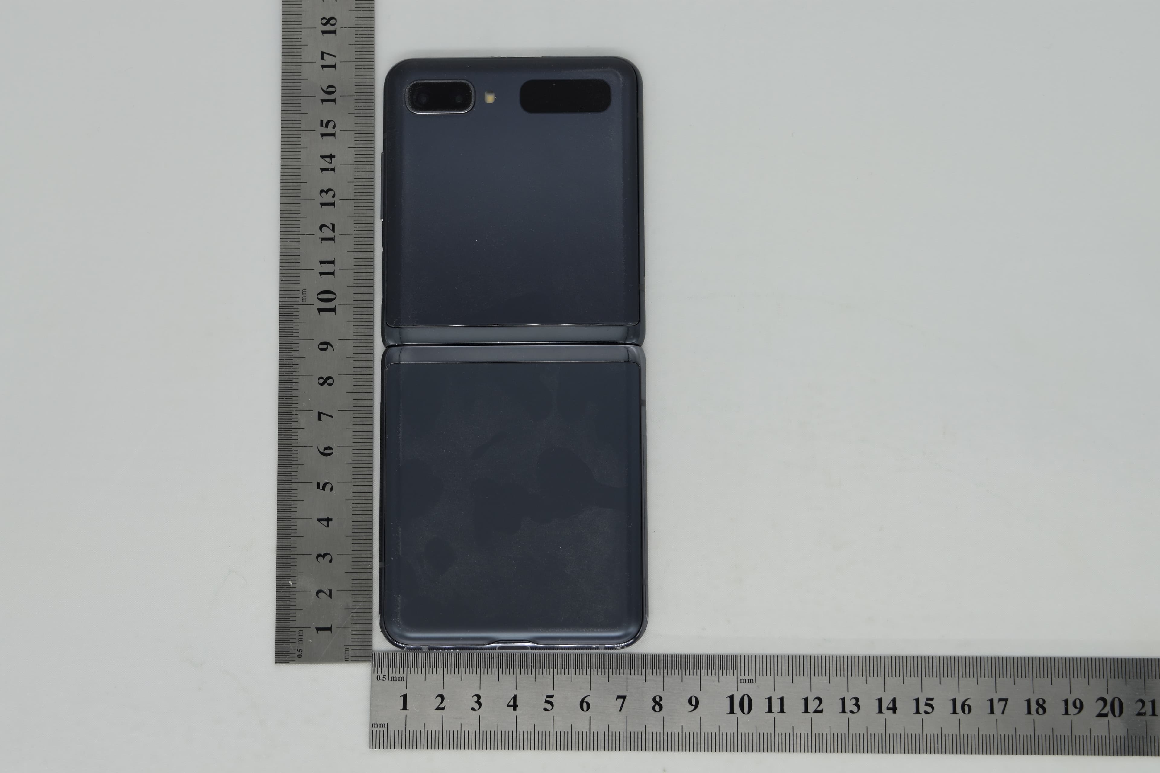 GSM/WCDMA/LTE Phone + BT/BLE, DTS/UNII a/b/g/n/ac/ax, NFC and WPT - FCC ID A3LSMF707B - Samsung Electronics Co Ltd