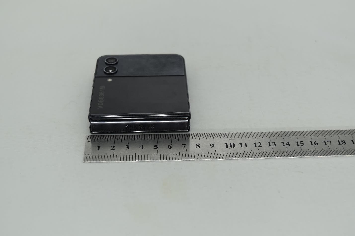 GSM/WCDMA/LTE/5G NR Phone + BT/BLE, DTS/UNII a/b/g/n/ac/ax, NFC and WPT - FCC ID A3LSMF721B - Samsung Electronics Co Ltd (5)