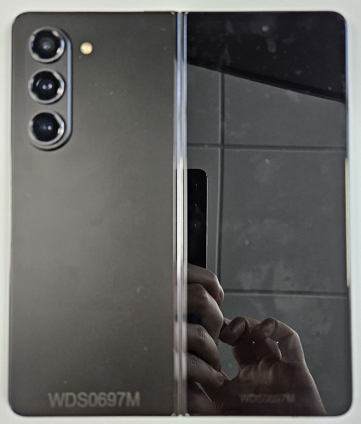 GSM/WCDMA/LTE 5G NR Phone + BT/BLE, DTS/UNII a/b/g/n/ac/ax, NFC, WPT and UWB - FCC ID A3LSMF946JPN - Samsung Electronics Co Ltd