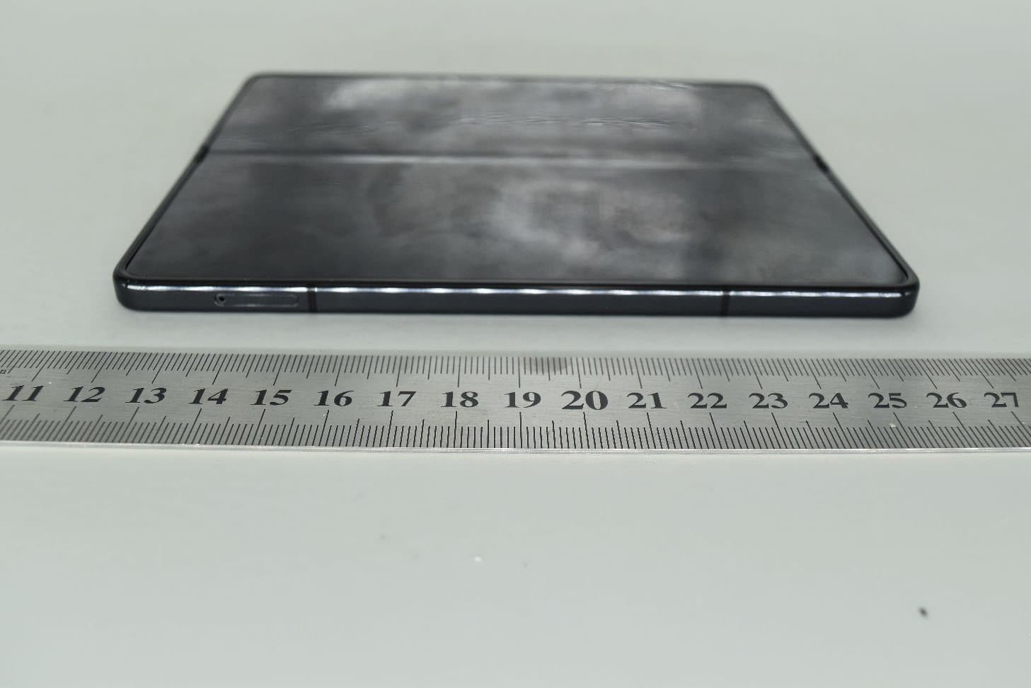 GSM/WCDMA/LTE 5G NR Phone + BT/BLE, DTS/UNII a/b/g/n/ac/ax, NFC, WPT and UWB - FCC ID A3LSMF946U - Samsung Electronics Co Ltd (4)