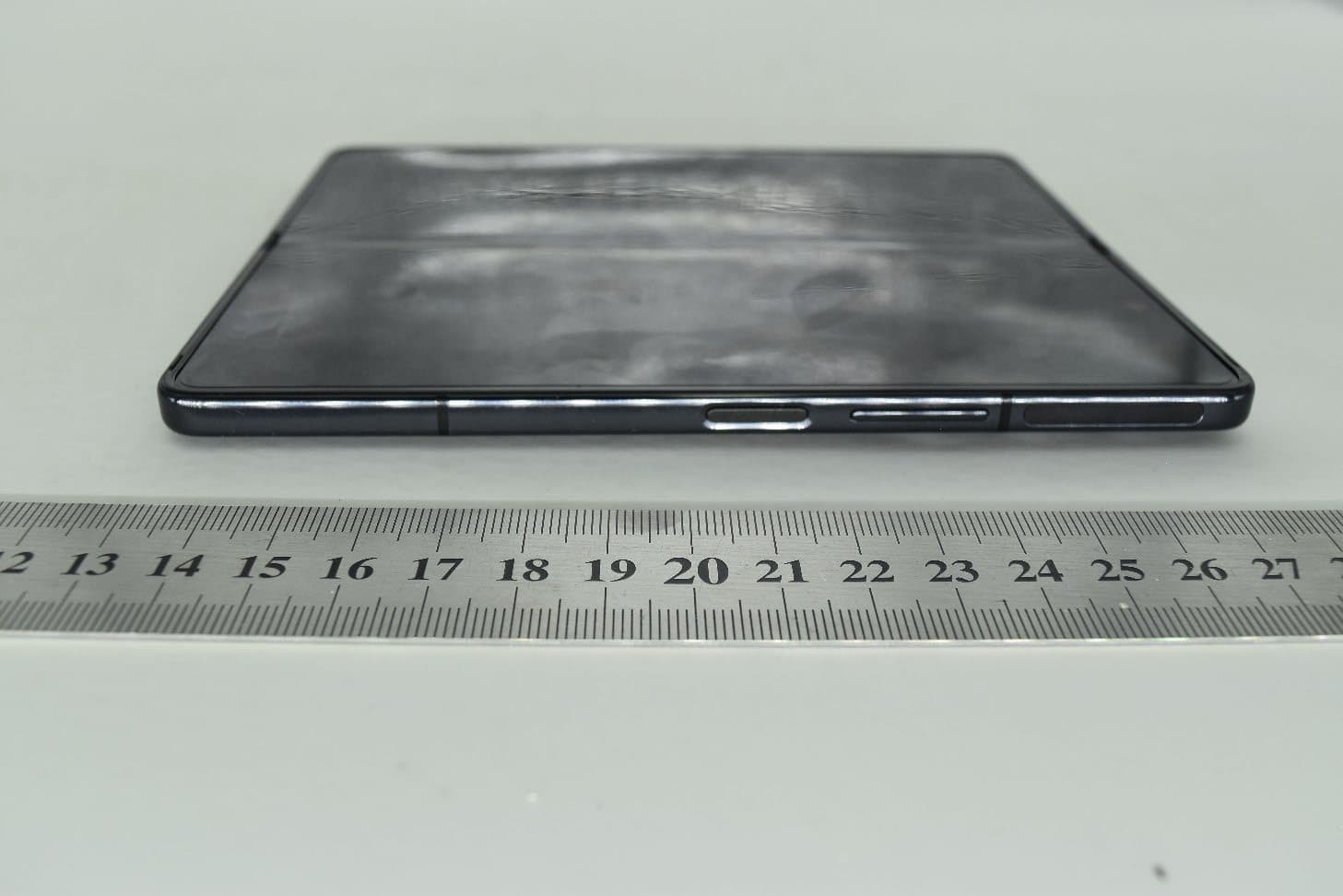 GSM/WCDMA/LTE 5G NR Phone + BT/BLE, DTS/UNII a/b/g/n/ac/ax, NFC, WPT and UWB - FCC ID A3LSMF946U - Samsung Electronics Co Ltd