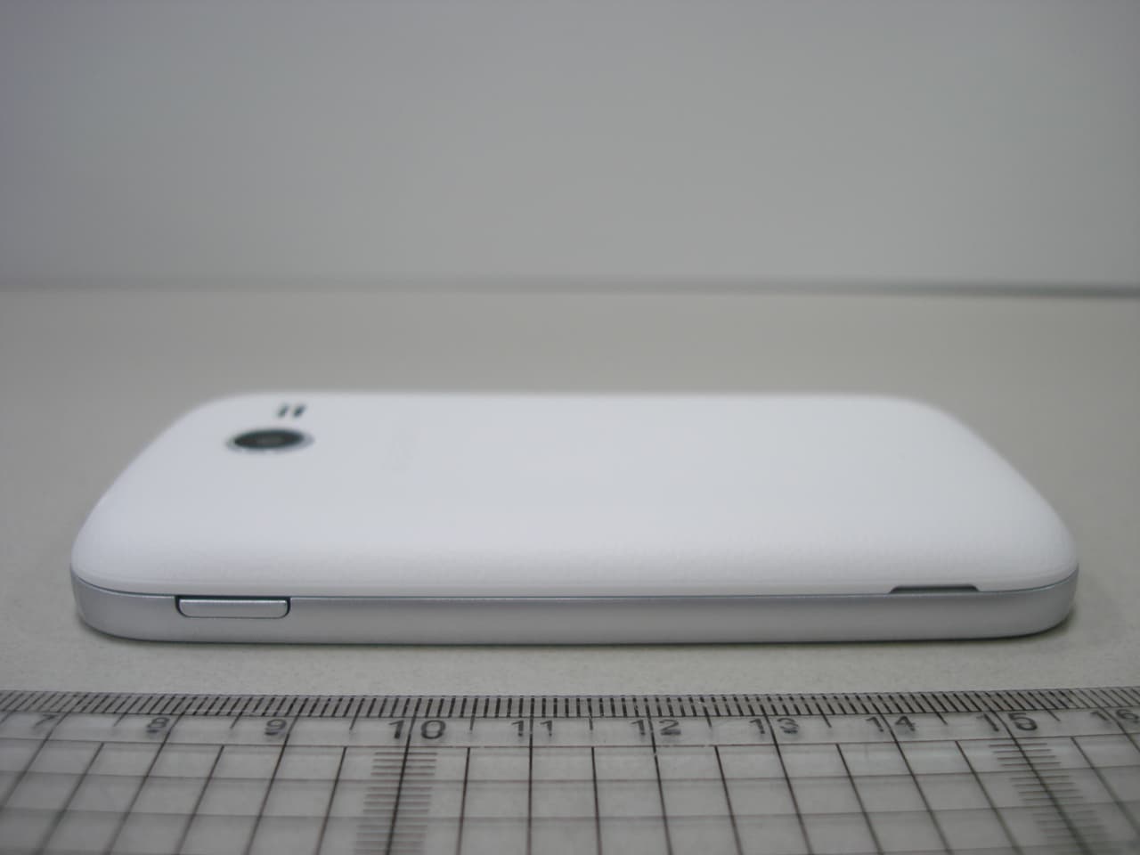 Mobile phone - FCC ID A3LSMG110B - Samsung Electronics Co Ltd (4)