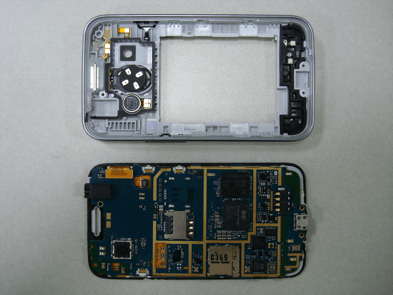 GSM/WCDMA Phone + Bluetooth, WLAN 2.4GHz b/g/n & NFC - FCC ID A3LSMG130HN - Samsung Electronics Co Ltd (4)