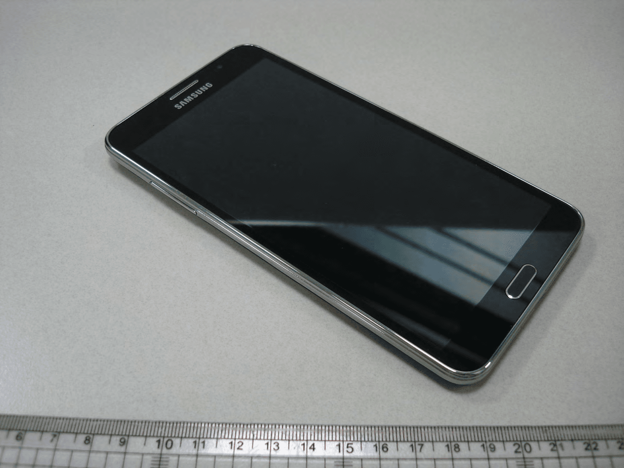 Cellular/ PCS GSM/ EDGE/ UMTS and Multi-Band LTE Phone with WLAN, Bluetooth and RFID - FCC ID A3LSMG750A - Samsung Electronics Co Ltd (5)