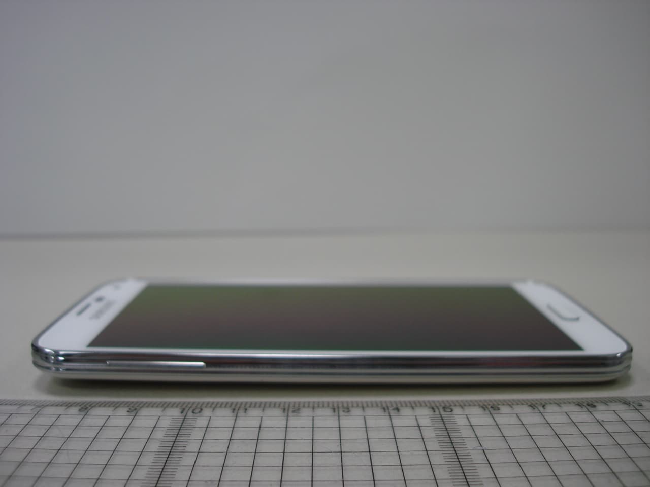 Cellular/PCS GSM/EDGE/WCDMA Phone with WLAN, Bluetooth, RFID and ANT+ - FCC ID A3LSMG9008W - Samsung Electronics Co Ltd (1)