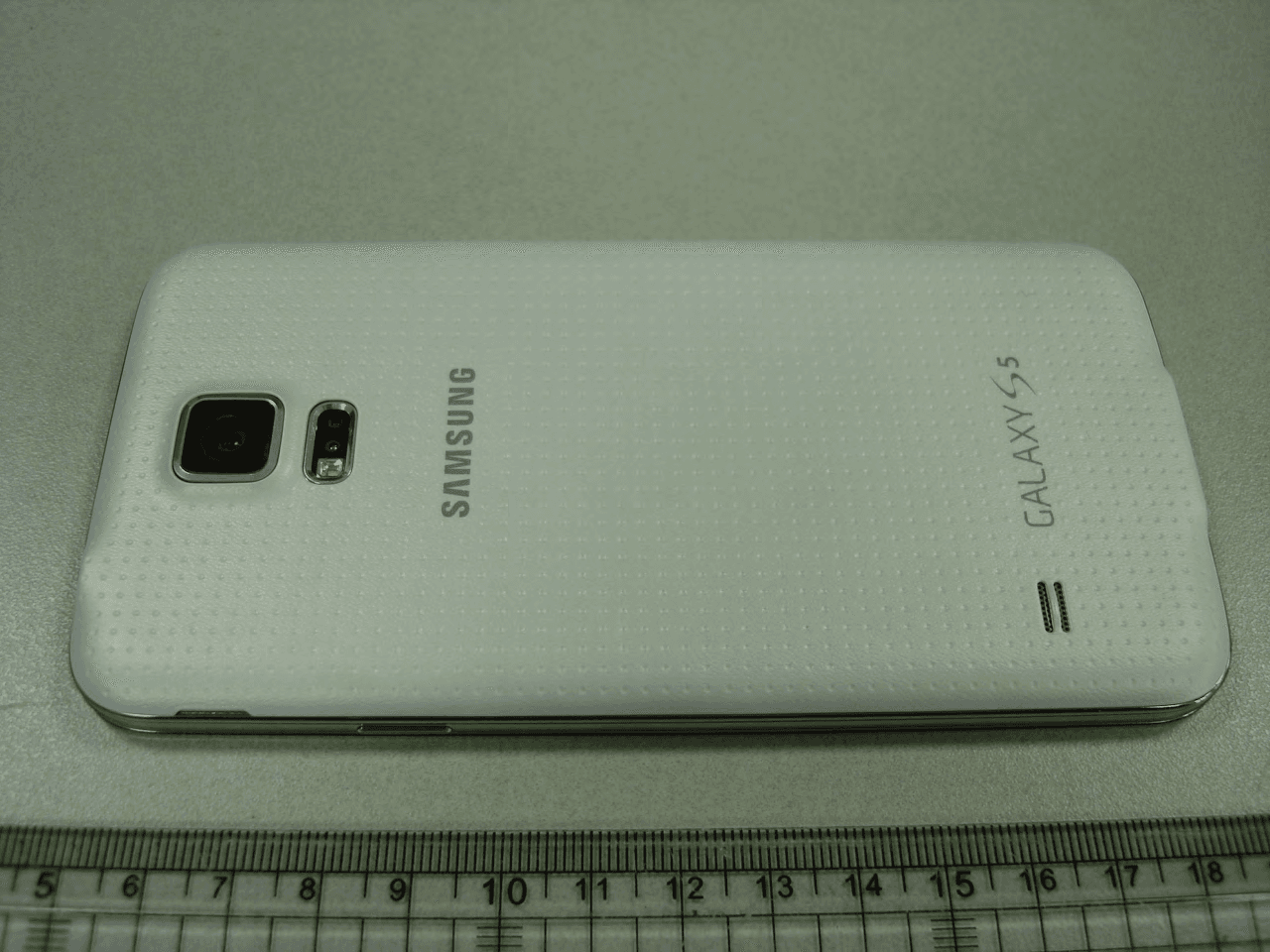 Portable Handset with Multi-Band CDMA/LTE, WLAN, Bluetooth, RFID and ANT+ - FCC ID A3LSMG900R7 - Samsung Electronics Co Ltd