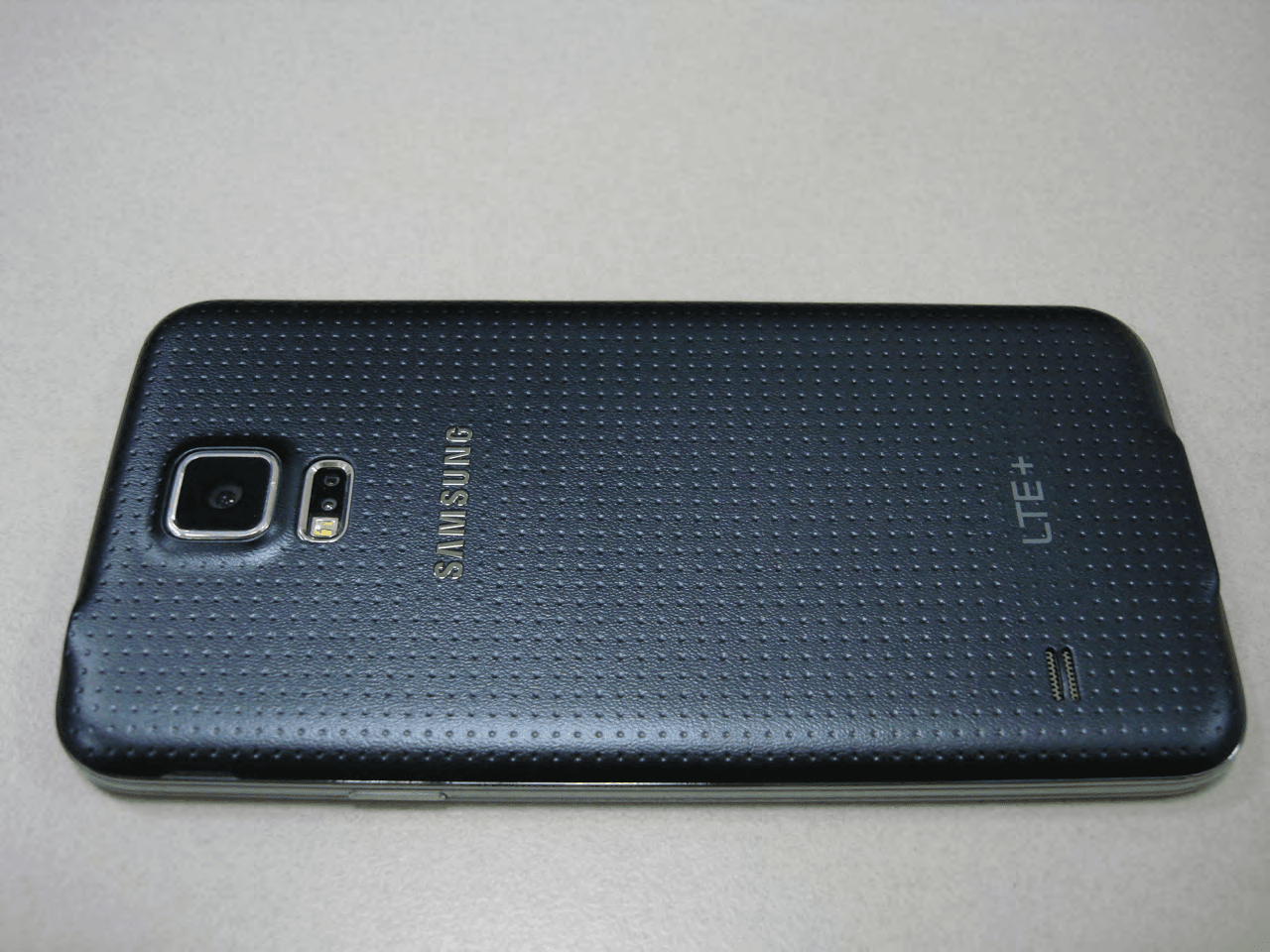 Multi-band GSM/EDGE/UMTS/LTE Phone with WLAN, Bluetooth, RFID, and ANT+ - FCC ID A3LSMG901F - Samsung Electronics Co Ltd (2)