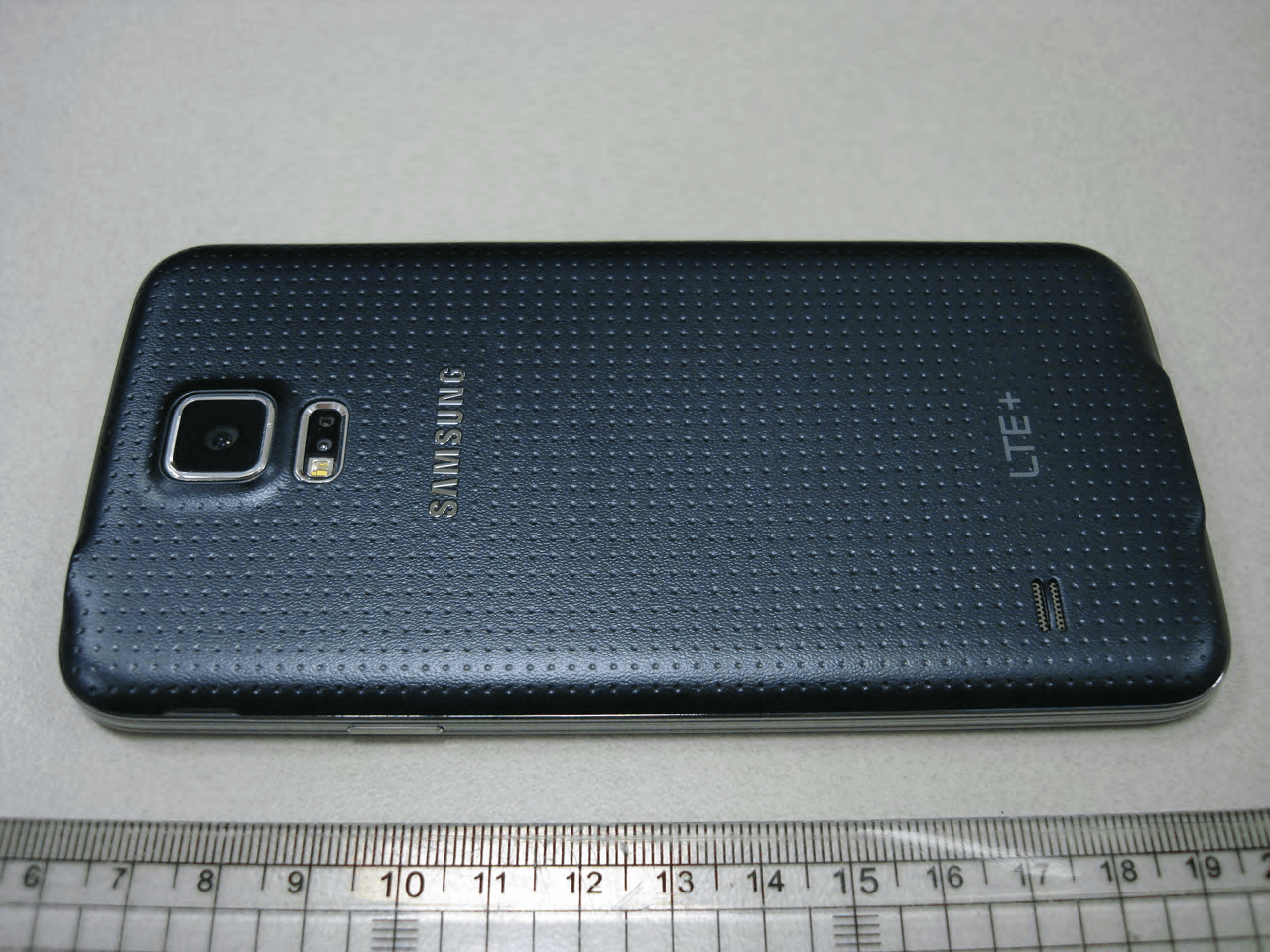 Multi-band GSM/EDGE/UMTS/LTE Phone with WLAN, Bluetooth, RFID, and ANT+ - FCC ID A3LSMG901F - Samsung Electronics Co Ltd (1)