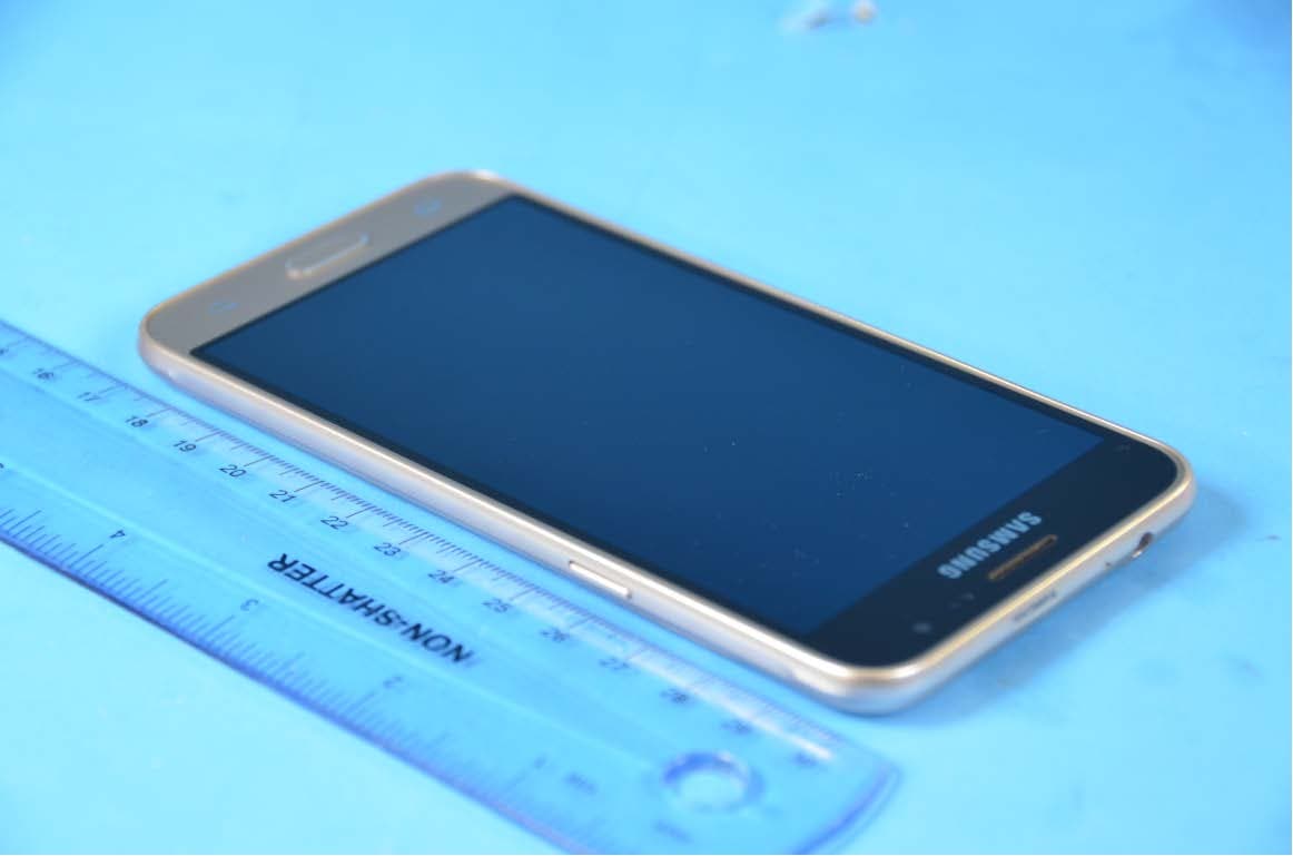 Multi-band GSM/EDGE/UMTS/CDMA/LTE Phone with Bluetooth and WLAN - FCC ID A3LSMJ320P - Samsung Electronics Co Ltd (1)