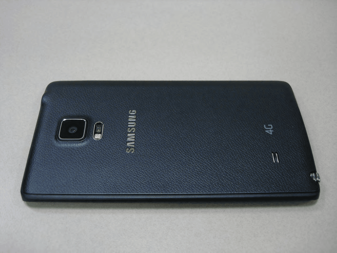 Multi-Band GSM/ EDGE/ UMTS/ LTE Phone with WLAN, Bluetooth, RFID and ANT+ - FCC ID A3LSMN9150 - Samsung Electronics Co Ltd (2)