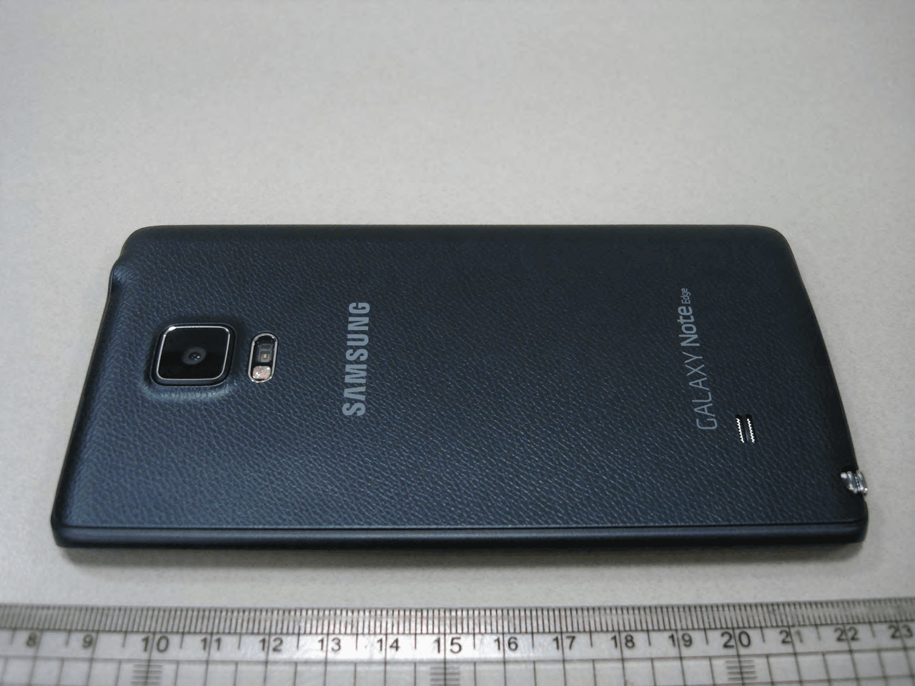 Multi-band GSM/EDGE/CDMA/WCDMA/LTE Phone with WLAN, Bluetooth, RFID, and ANT+ - FCC ID A3LSMN915P - Samsung Electronics Co Ltd