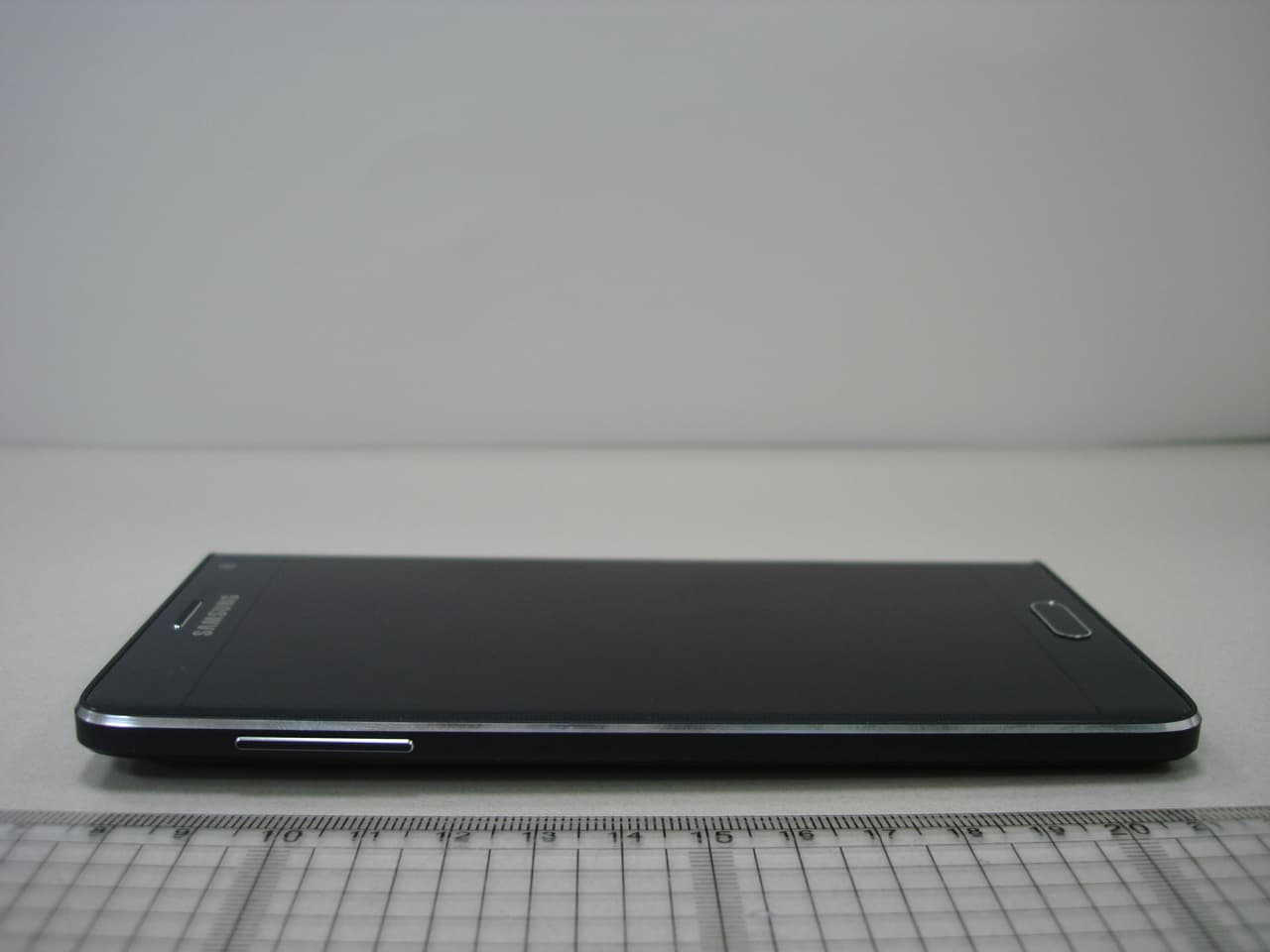 Multi-band CDMA/LTE Phone with WLAN, Bluetooth, RFID, and ANT+ - FCC ID A3LSMN915R4 - Samsung Electronics Co Ltd (2)