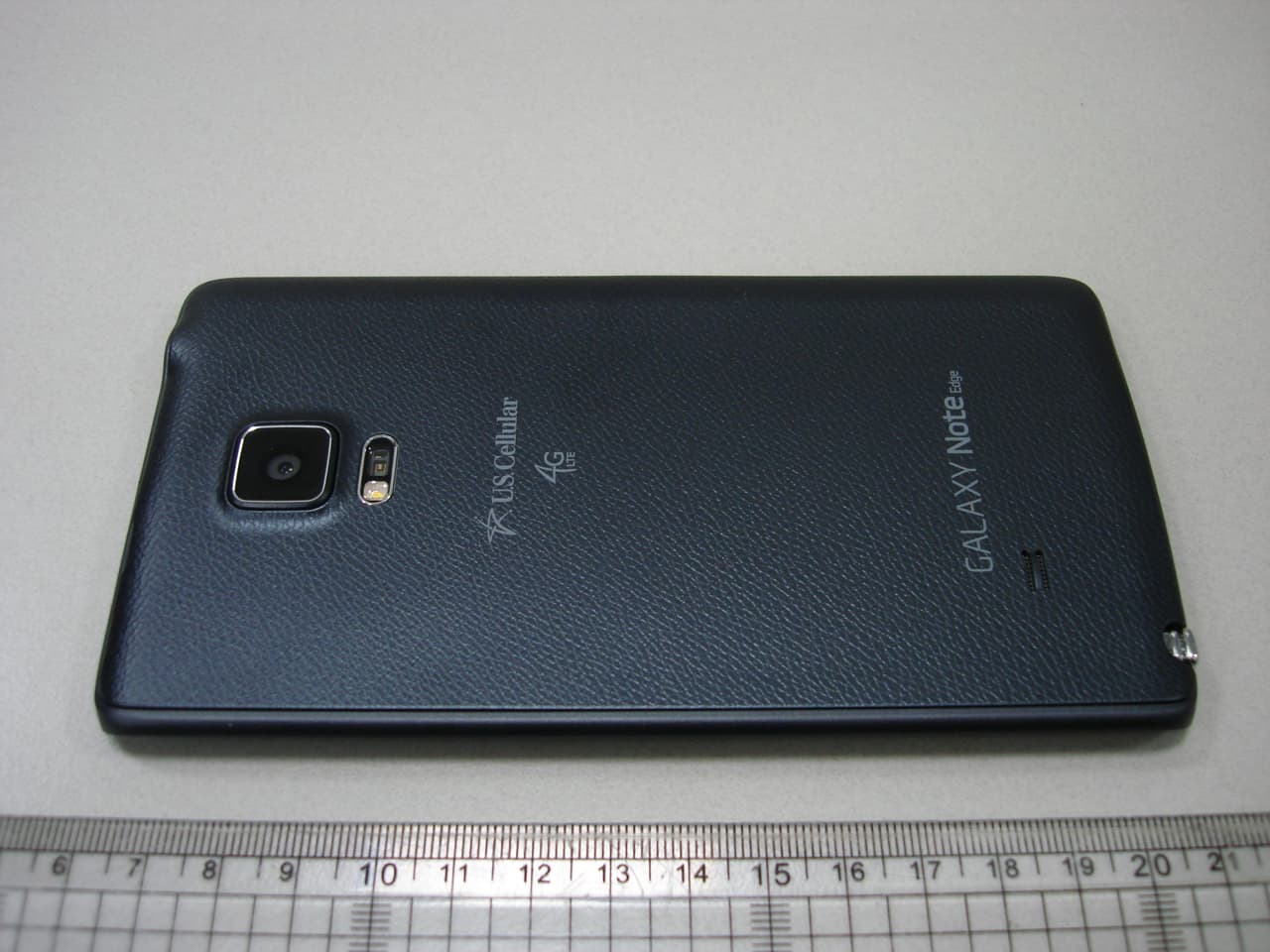 Multi-band CDMA/LTE Phone with WLAN, Bluetooth, RFID, and ANT+ - FCC ID A3LSMN915R4 - Samsung Electronics Co Ltd (1)