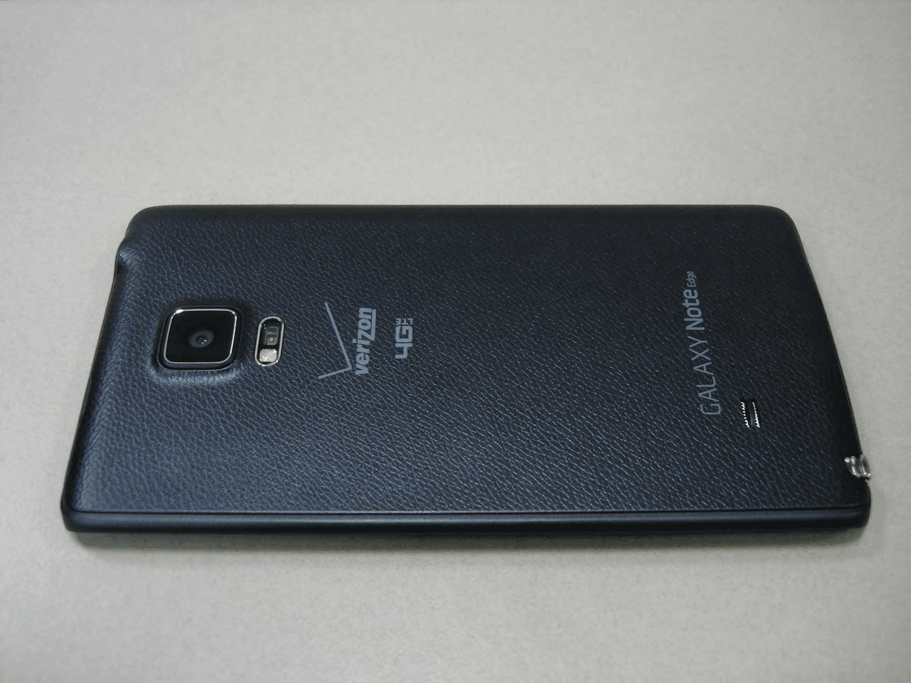 Multi-Band GSM/ EDGE/ WCDMA/ CDMA/ LTE Phone with WLAN, Bluetooth, NFC and ANT+ - FCC ID A3LSMN915V - Samsung Electronics Co Ltd (2)