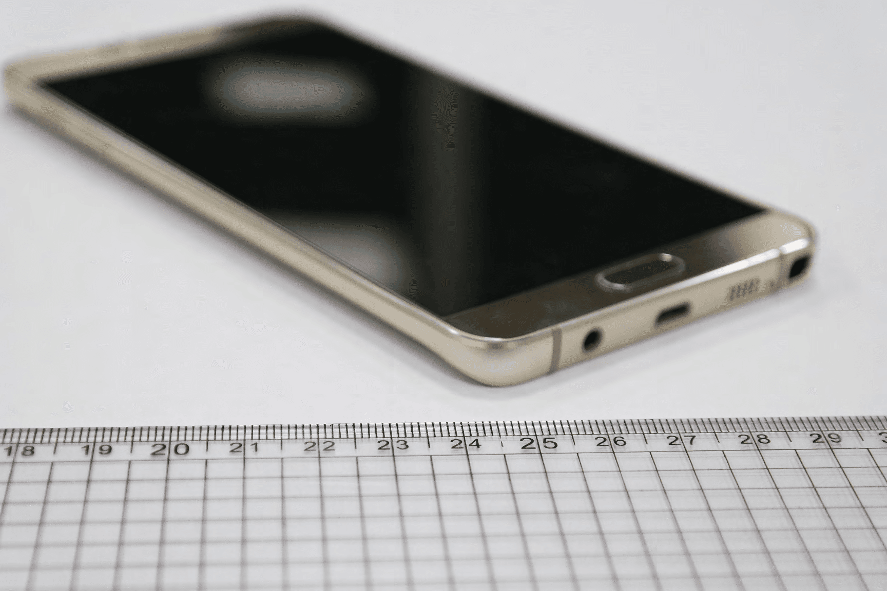 Multi-band GSM/EDGE/UMTS/LTE Phone with WLAN, Bluetooth, RFID, and ANT+ - FCC ID A3LSMN920F - Samsung Electronics Co Ltd (3)
