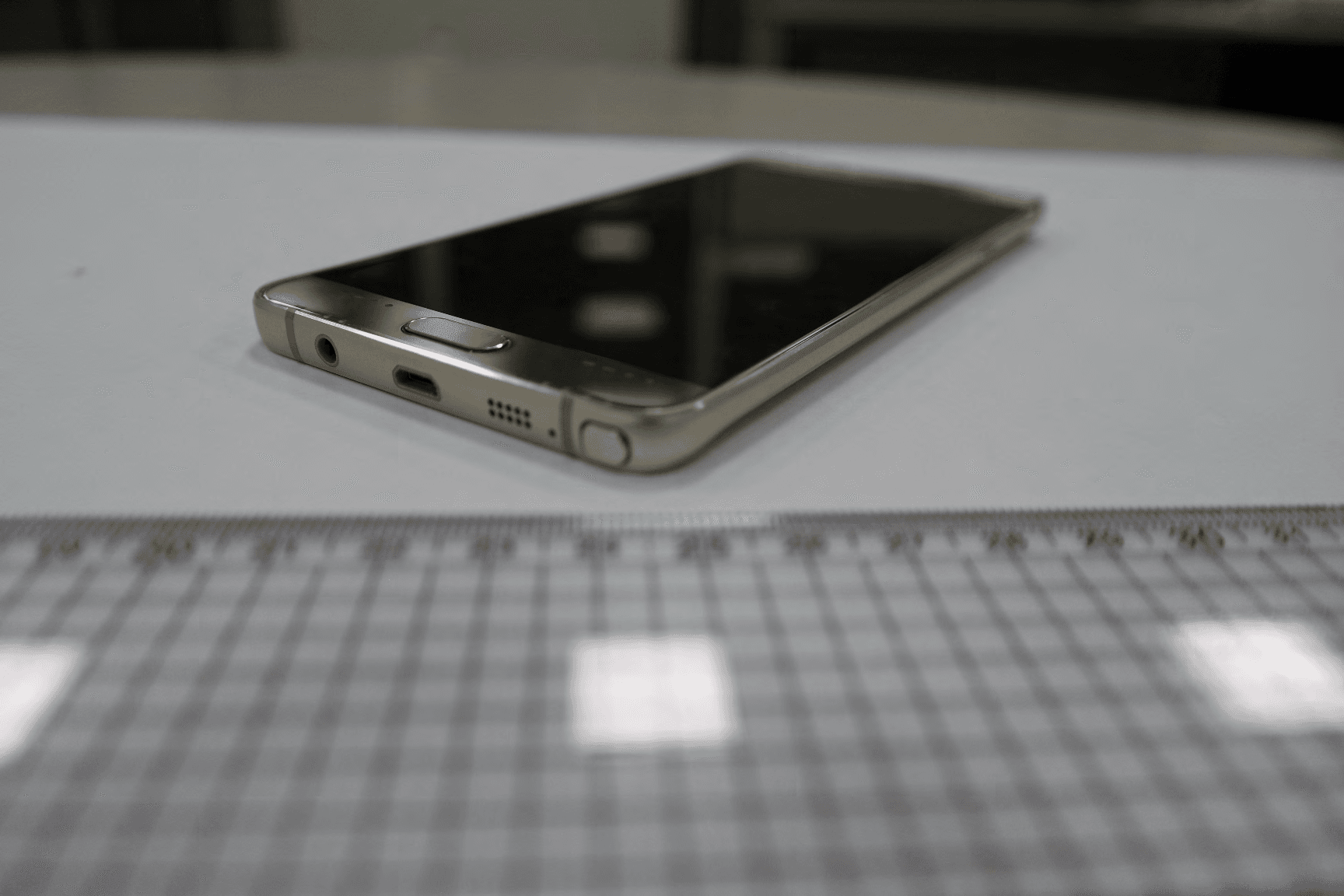 Multi-band GSM/EDGE/UMTS/LTE Phone with WLAN, Bluetooth, RFID, and ANT+ - FCC ID A3LSMN920I - Samsung Electronics Co Ltd (3)