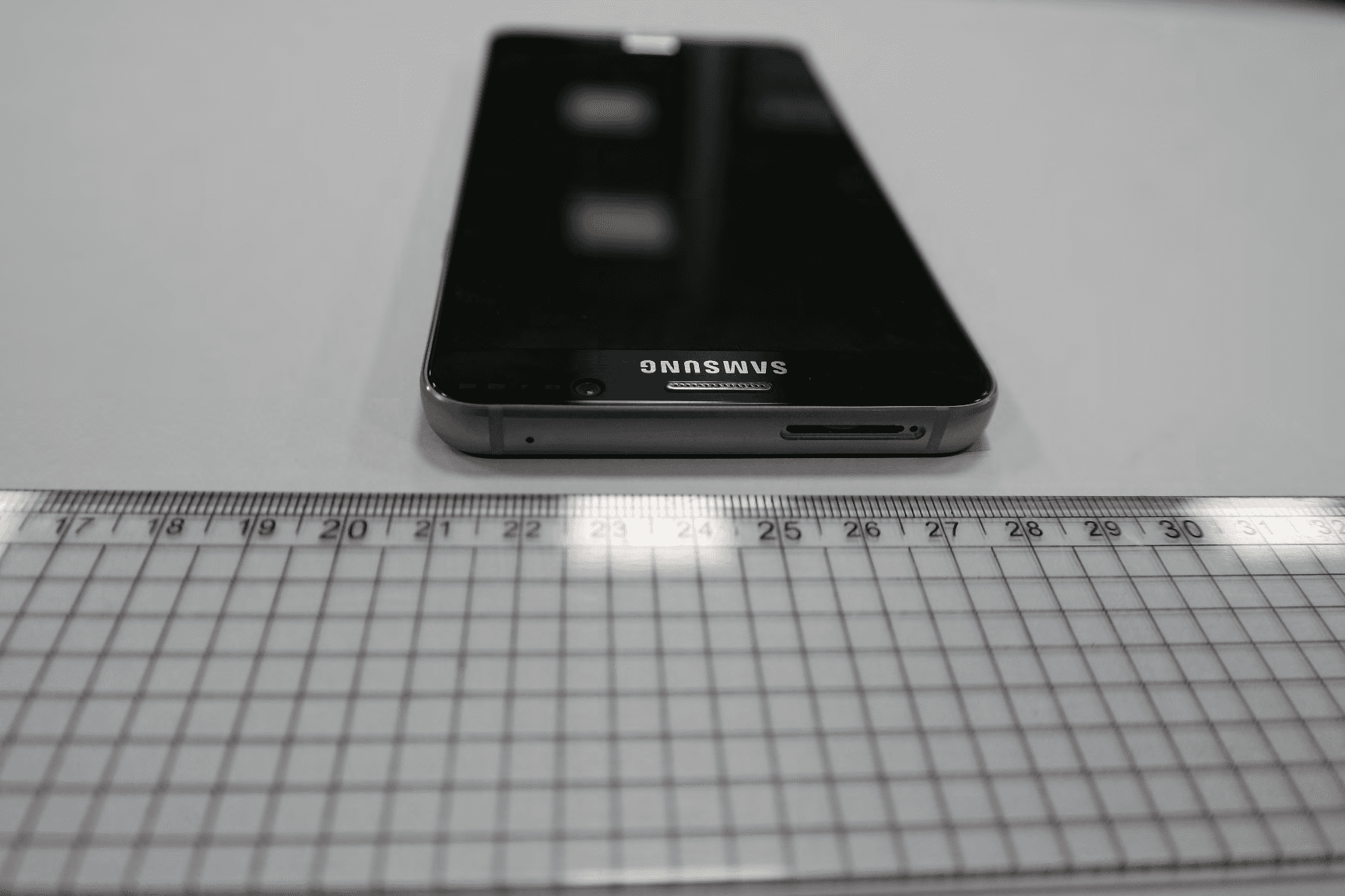 Multi-band GSM/EDGE/UMTS/CDMA/LTE Phone with WLAN, Bluetooth, RFID, and ANT+ - FCC ID A3LSMN920R4 - Samsung Electronics Co Ltd (3)