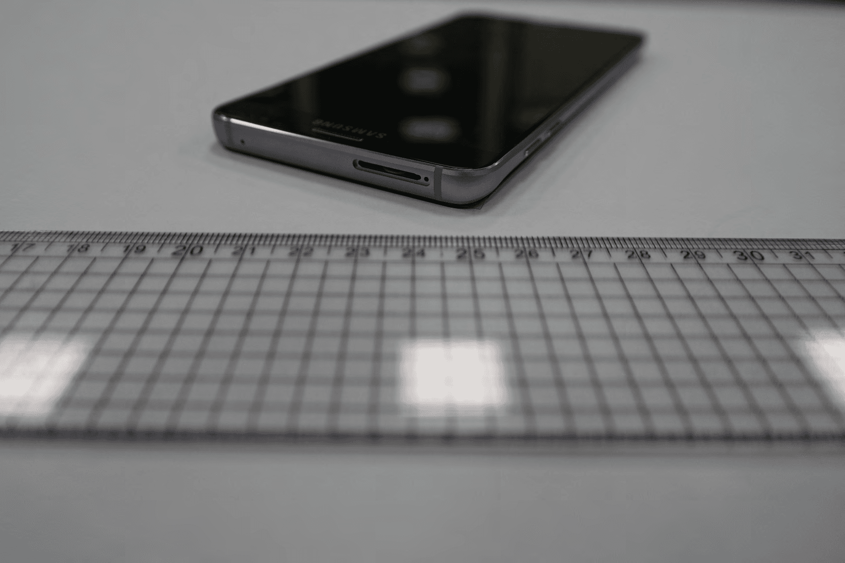 Multi-band GSM/EDGE/UMTS/CDMA/LTE Phone with WLAN, Bluetooth, RFID, and ANT+ - FCC ID A3LSMN920R4 - Samsung Electronics Co Ltd (1)