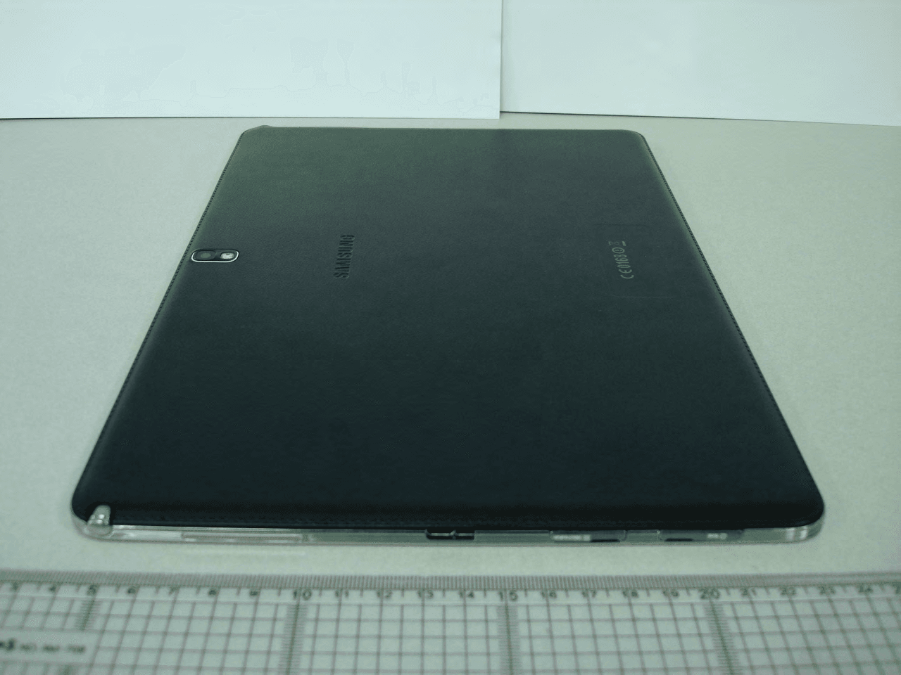 Multi-Band GSM/ EDGE/ WCDMA Tablet with WLAN, Bluetooth and ANT+ - FCC ID A3LSMP901 - Samsung Electronics Co Ltd (3)