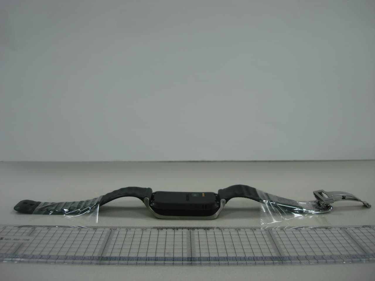 Wrist-worn Device with Bluetooth - FCC ID A3LSMR380 - Samsung Electronics Co Ltd (5)