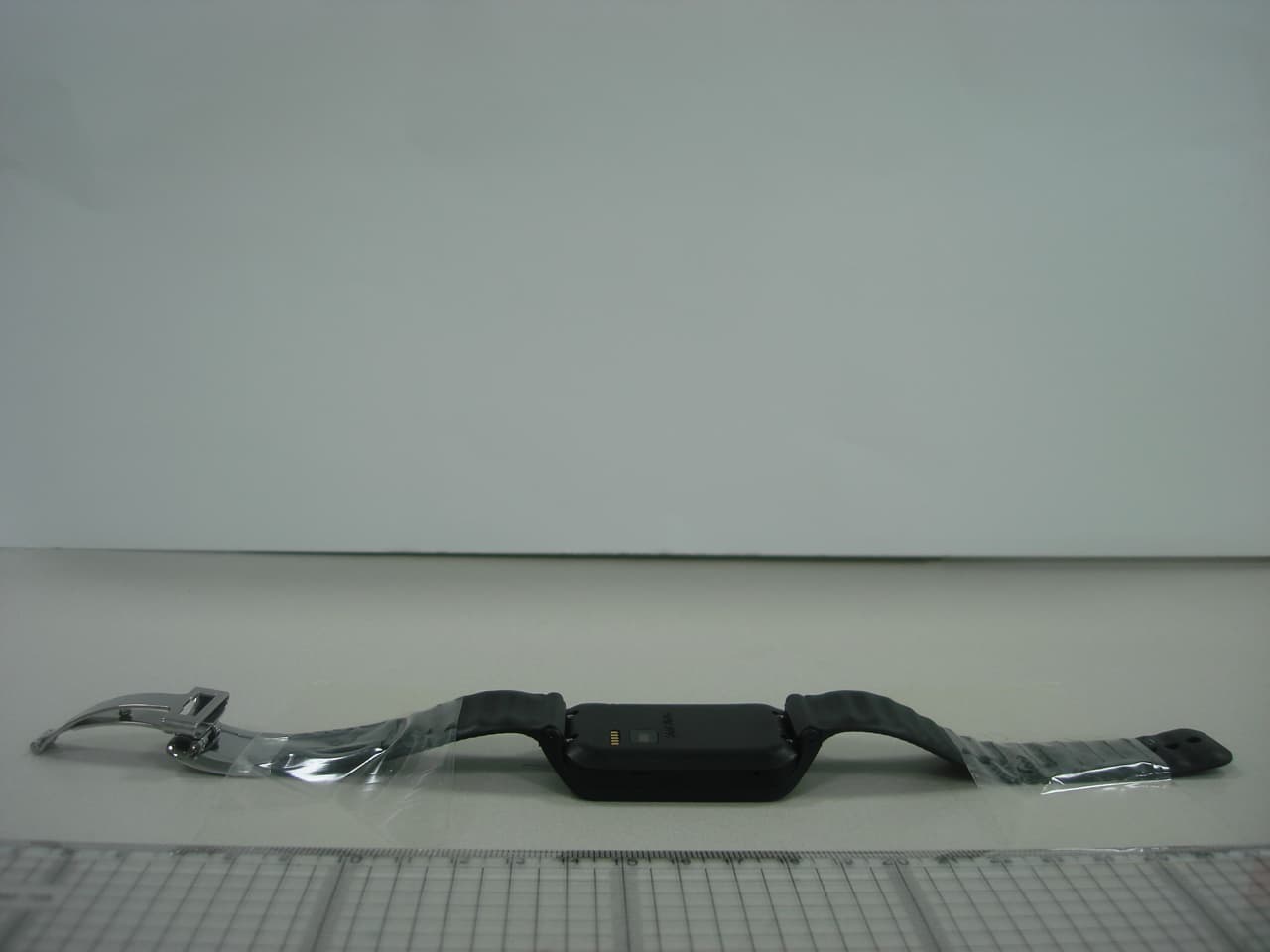 Wrist-worn Device with Bluetooth - FCC ID A3LSMR381 - Samsung Electronics Co Ltd (5)