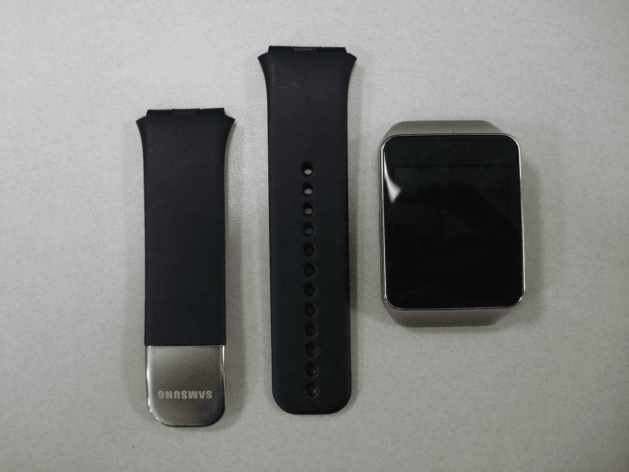 Wrist Worn Device with WLAN and Bluetooth - FCC ID A3LSMR382 - Samsung Electronics Co Ltd (5)