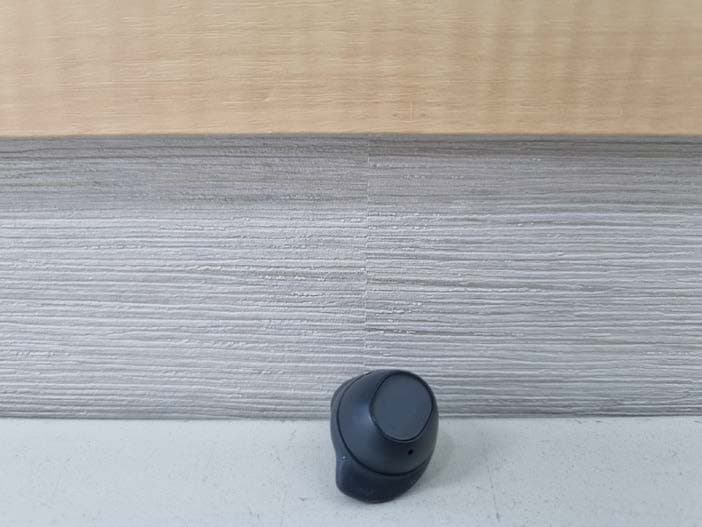 Bluetooth Headset - FCC ID A3LSMR400NR - Samsung Electronics Co Ltd (2)