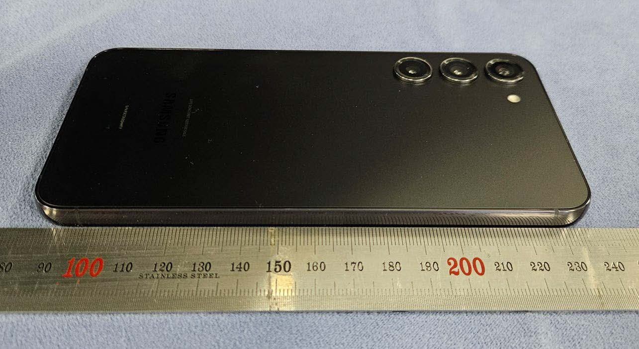 Portable Handset - FCC ID A3LSMS916U - Samsung Electronics Co Ltd (3)
