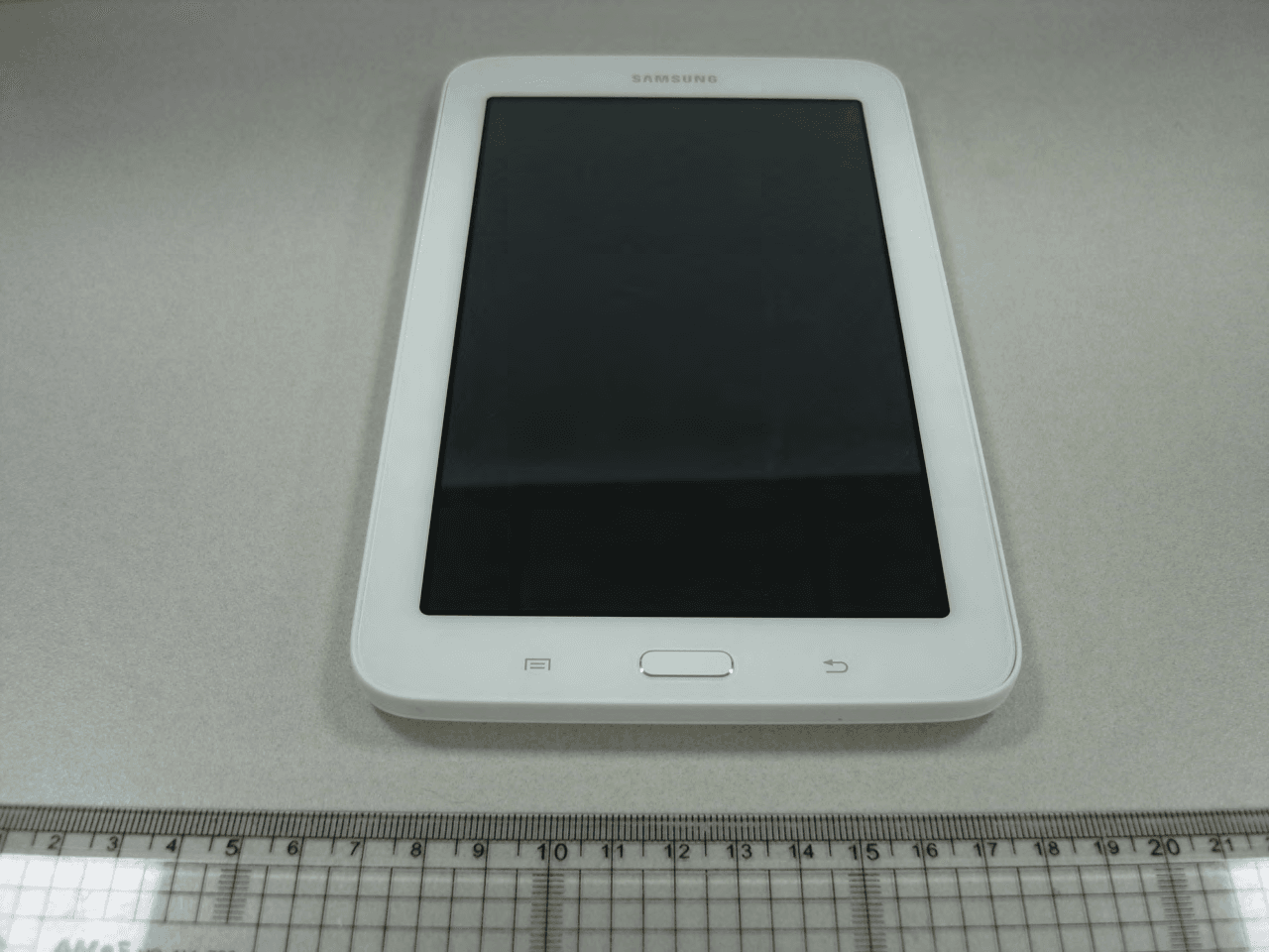 Portable WiFi Tablet with Bluetooth - FCC ID A3LSMT110 - Samsung Electronics Co Ltd (4)