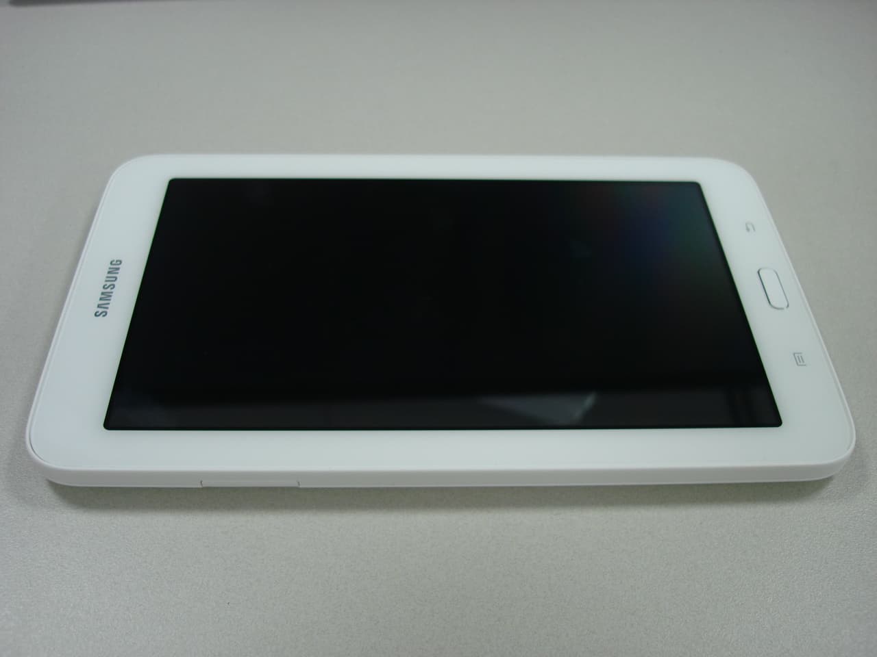 Cellular/PCS GSM/WCDMA Portable Tablet with WLAN and Bluetooth - FCC ID A3LSMT111M - Samsung Electronics Co Ltd