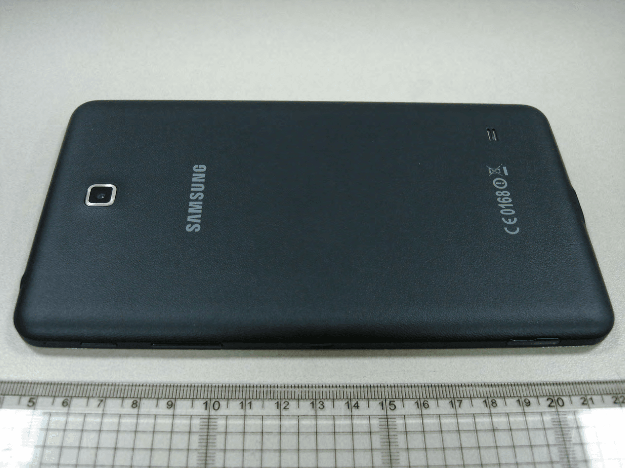 Multi-band GSM/EDGE/UMTS/LTE Tablet with WLAN and Bluetooth - FCC ID A3LSMT235 - Samsung Electronics Co Ltd (1)