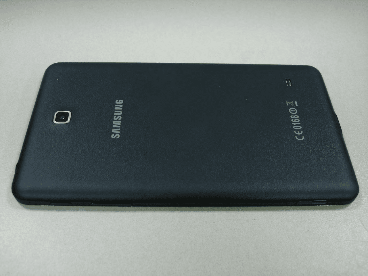 Multi-band GSM/EDGE/UMTS/LTE Tablet with WLAN and Bluetooth - FCC ID A3LSMT235 - Samsung Electronics Co Ltd (2)