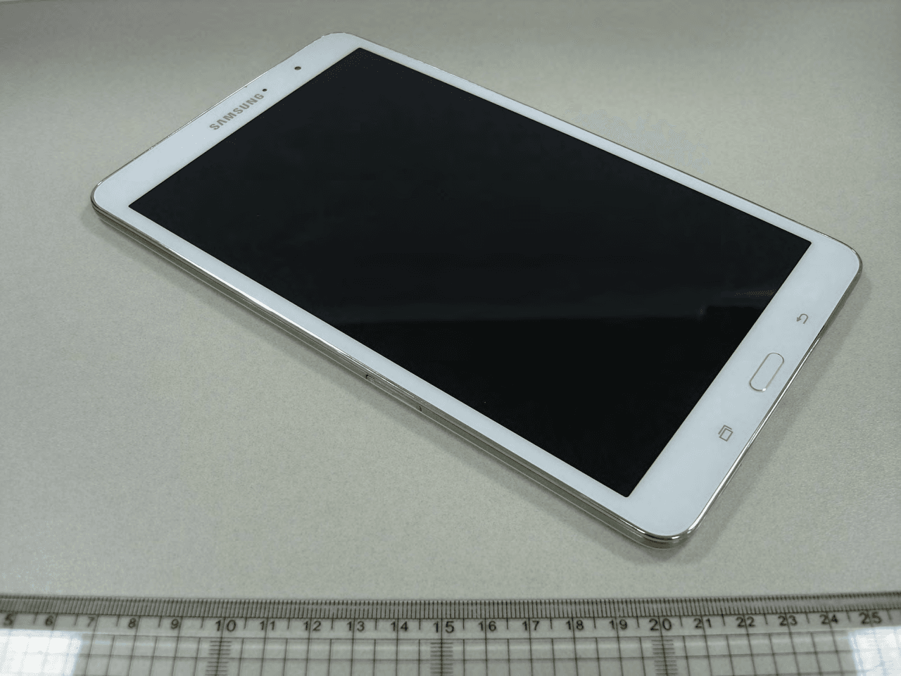Portable Tablet with WiFi, Bluetooth and ANT+ - FCC ID A3LSMT320 - Samsung Electronics Co Ltd (3)
