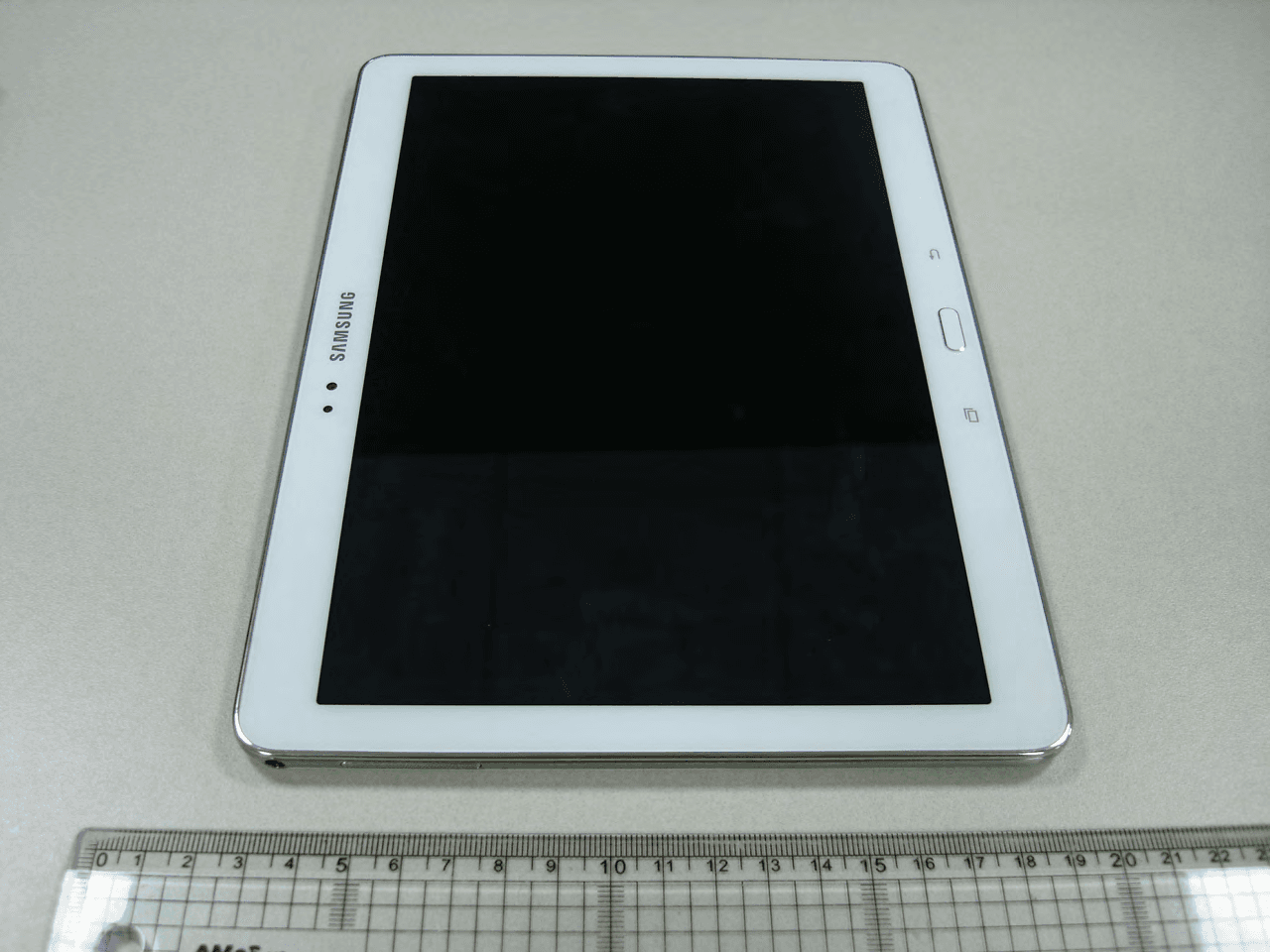 Multi-band GSM/EDGE/UMTS/LTE Tablet Computer with WLAN, Bluetooth and ANT+ - FCC ID A3LSMT525 - Samsung Electronics Co Ltd (5)