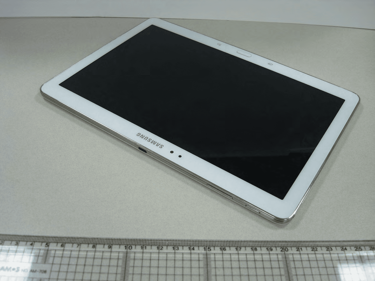 Multi-band GSM/EDGE/UMTS/LTE Tablet Computer with WLAN, Bluetooth and ANT+ - FCC ID A3LSMT525 - Samsung Electronics Co Ltd (3)