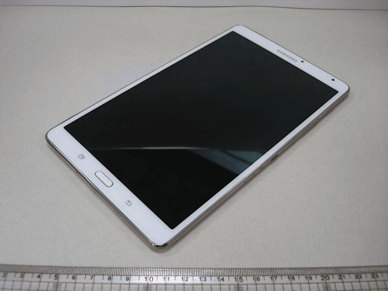 Portable Tablet with WLAN, Bluetooth and ANT+ - FCC ID A3LSMT700 - Samsung Electronics Co Ltd (4)