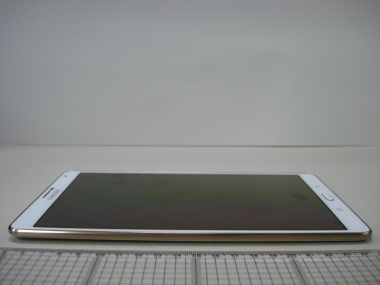 Multi-band GSM/EDGE/WCDMA Portable Tablet with WLAN, Bluetooth and ANT + - FCC ID A3LSMT705C - Samsung Electronics Co Ltd (1)