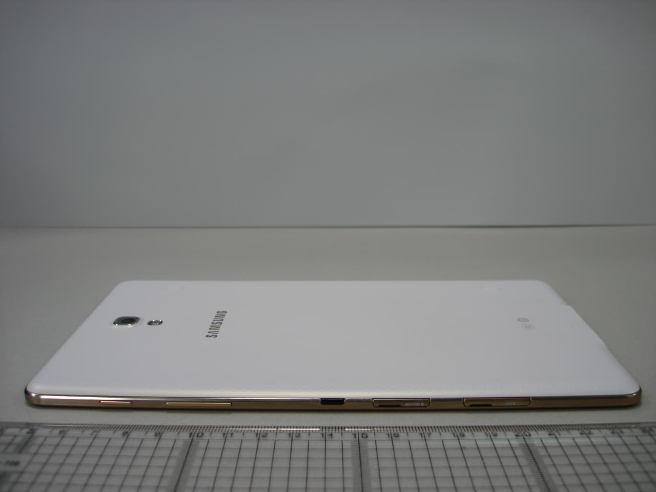 Multi-band GSM/EDGE/WCDMA Portable Tablet with WLAN, Bluetooth and ANT + - FCC ID A3LSMT705C - Samsung Electronics Co Ltd (4)