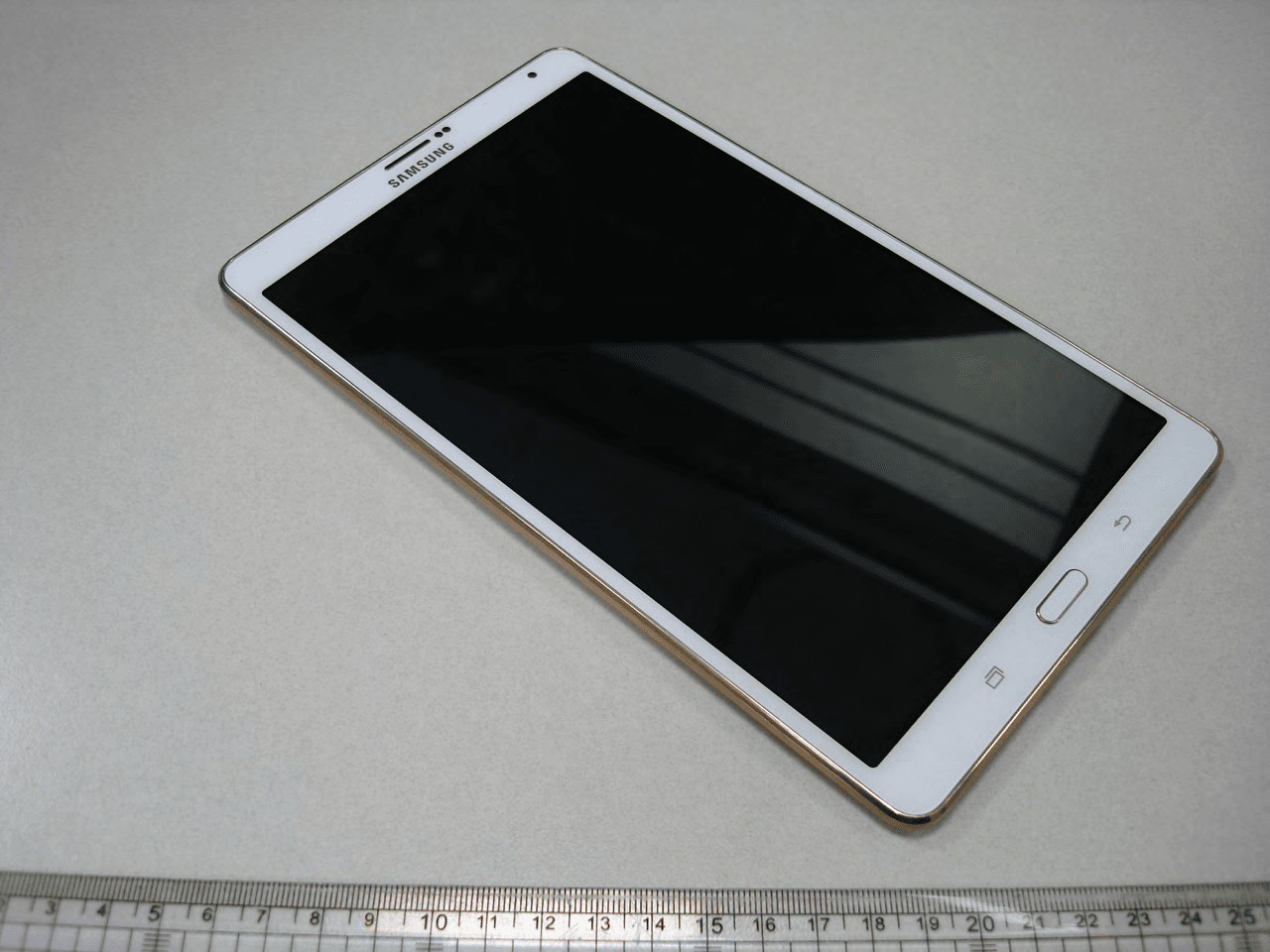 Multi-Band GSM/ EDGE/ UMTS/ LTE Portable Tablet with WLAN, Bluetooth and ANT+ - FCC ID A3LSMT705Y - Samsung Electronics Co Ltd (3)
