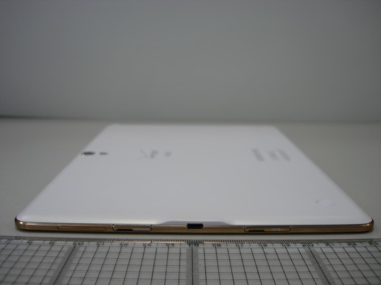 Multi-Band GSM/EDGE/UMTS/LTE Tablet with WLAN, Bluetooth, and ANT+ - FCC ID A3LSMT807V - Samsung Electronics Co Ltd (4)