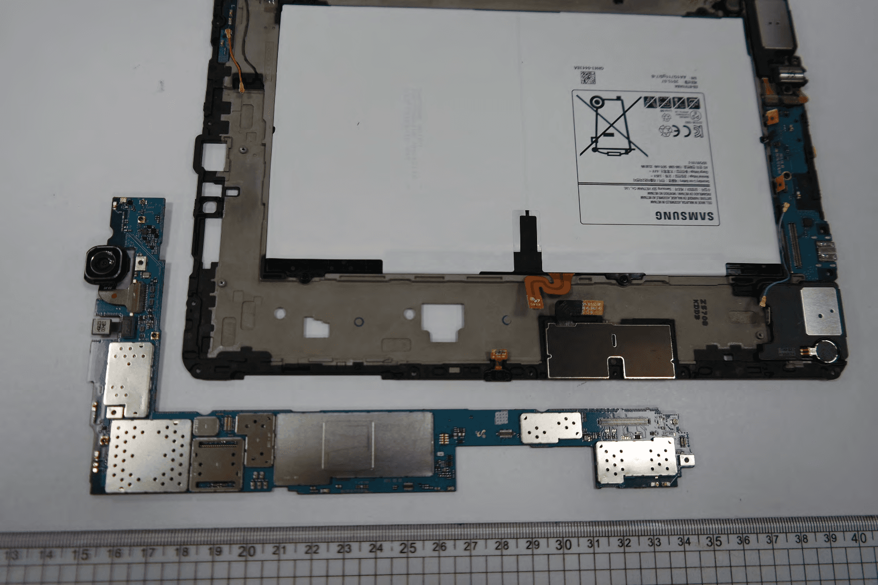Multi-band UMTS/LTE Tablet with WLAN, Bluetooth, and ANT+ - FCC ID A3LSMT817W - Samsung Electronics Co Ltd (3)