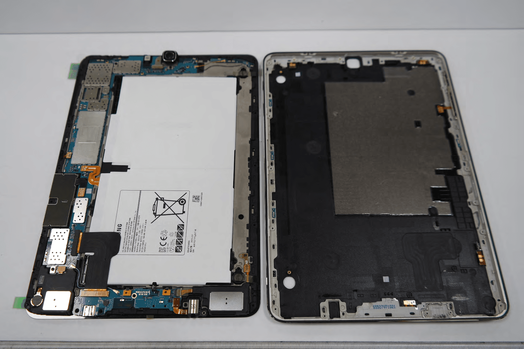 Multi-band UMTS/LTE Tablet with WLAN, Bluetooth, and ANT+ - FCC ID A3LSMT817W - Samsung Electronics Co Ltd (2)