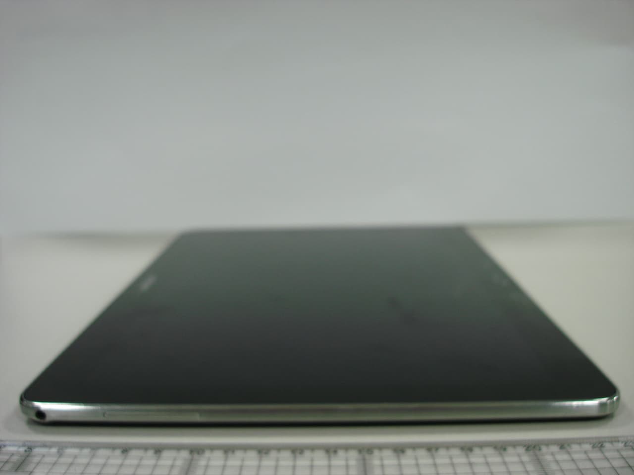 Multi-Band GSM/EDGE/WCDMA/LTE Tablet with WLAN, Bluetooth and ANT+ - FCC ID A3LSMT905 - Samsung Electronics Co Ltd (2)