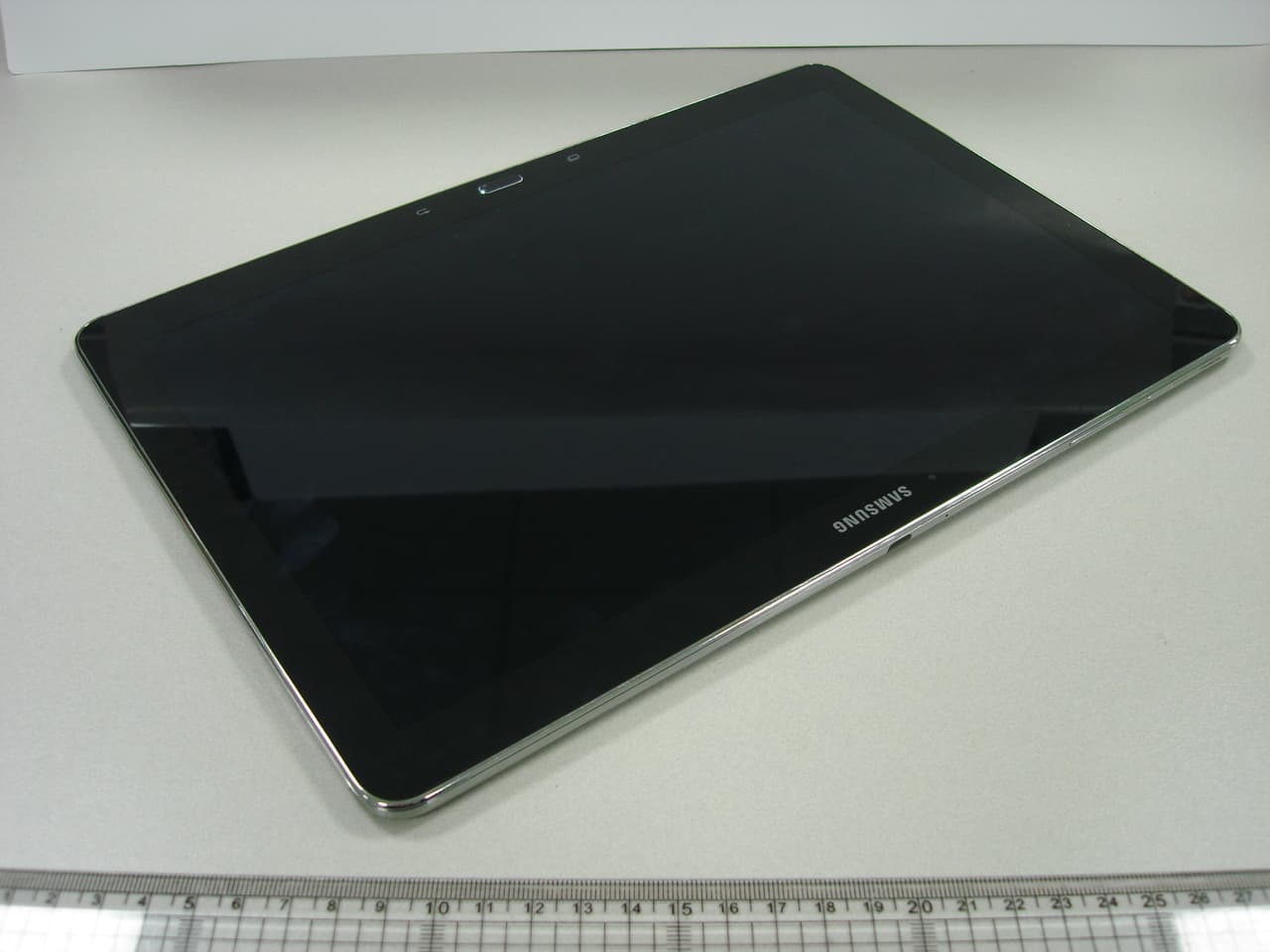 Multi-Band GSM/EDGE/WCDMA/LTE Tablet with WLAN, Bluetooth and ANT+ - FCC ID A3LSMT905 - Samsung Electronics Co Ltd (4)